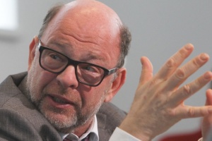 Чем закончится вся эта игра для Анны Цайтлингер пока неясно...