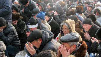 Участники митинга протеста в Алма-Ате