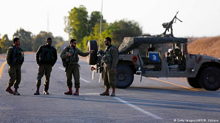 Израильские солдаты на границе с сектором Газа